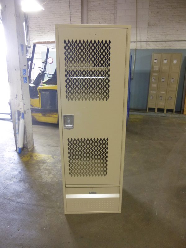 Athletic Locker with DP Door